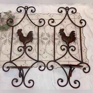 3/75$ Set of 2 wall mounted identical Kitchen dark‎ Brown Metal Rooster sconces